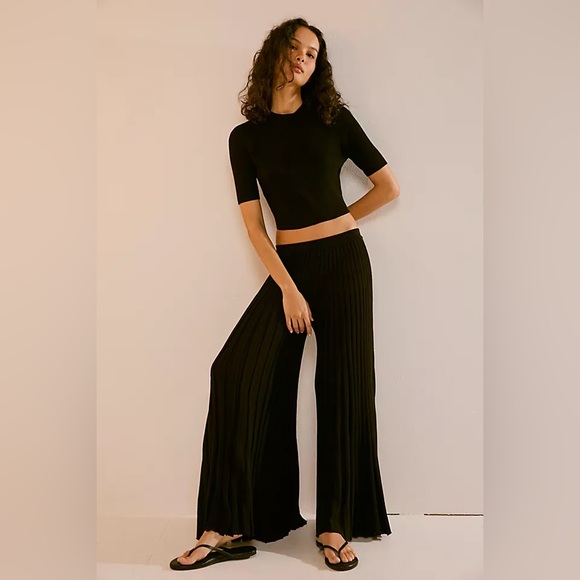 Free People Beach Two-Piece Set – NWT 
Size: Small - Picture 7 of 7